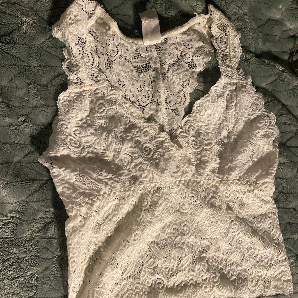 Elegant White Lace Sleeveless lace Top